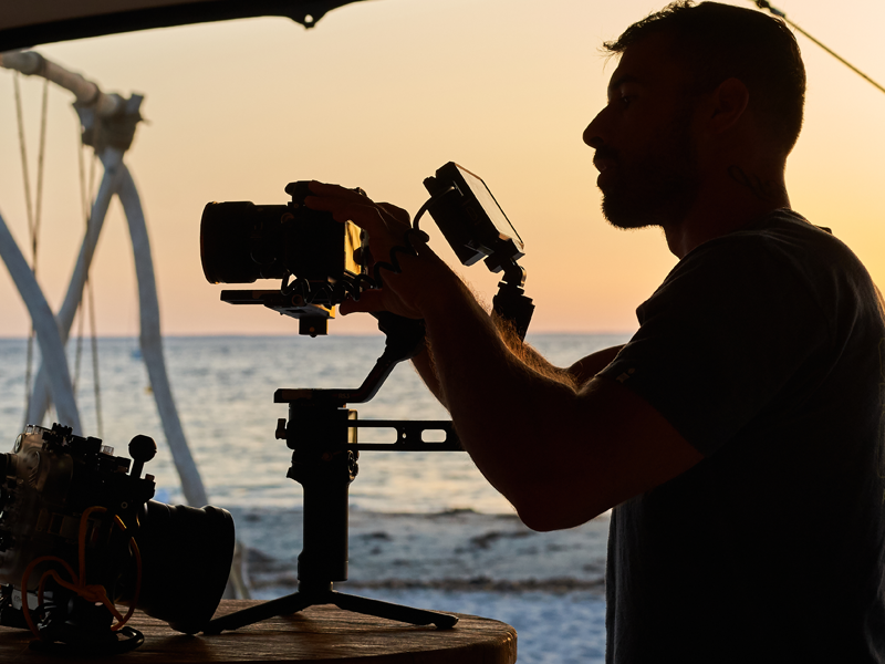 Tournage film d'entreprise avec steadicam et caisson étanche — Artgrafik Films Royan